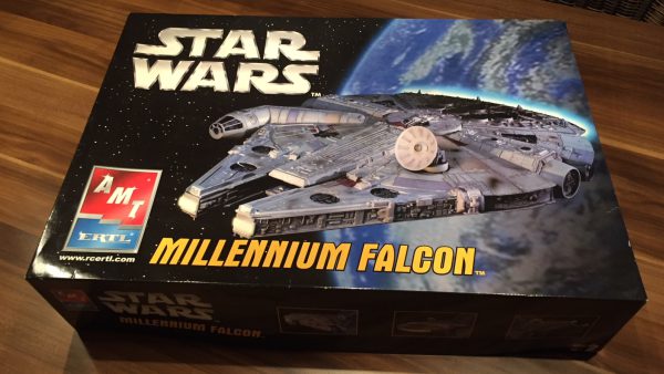 Millenium Falcon AMT/ERTL 1:72